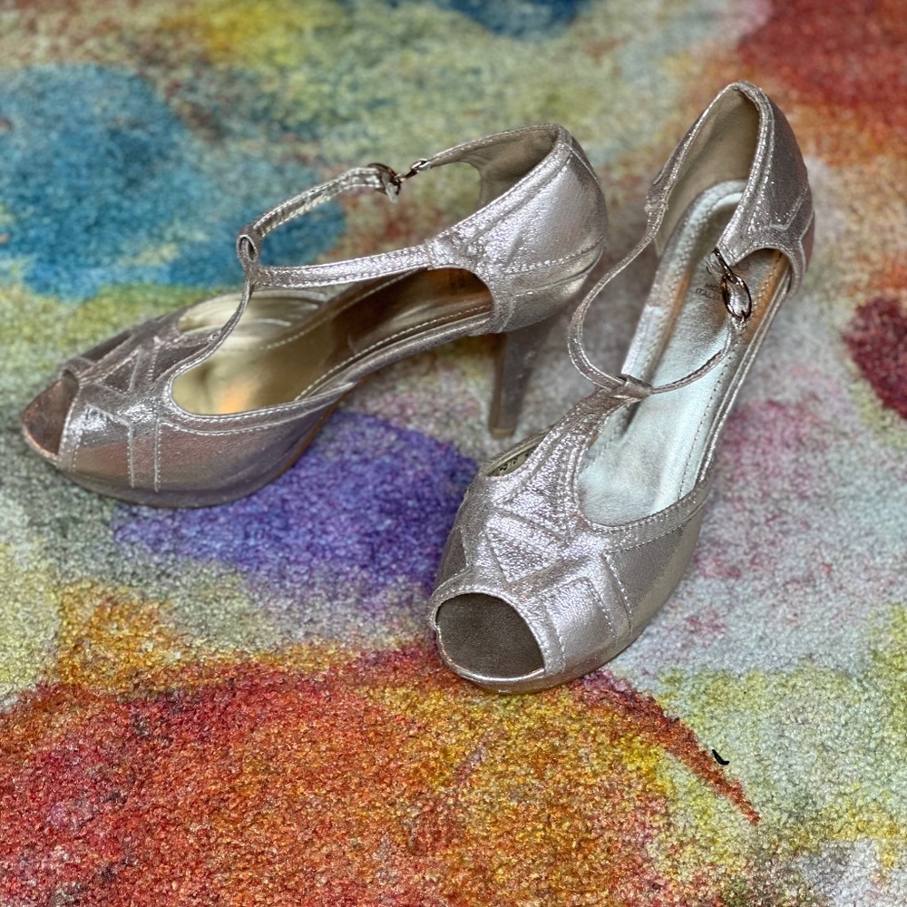 Women’s Tresmode Rose Gold High Heel Platform T-Strap Open Toe Shoes Size 40/9